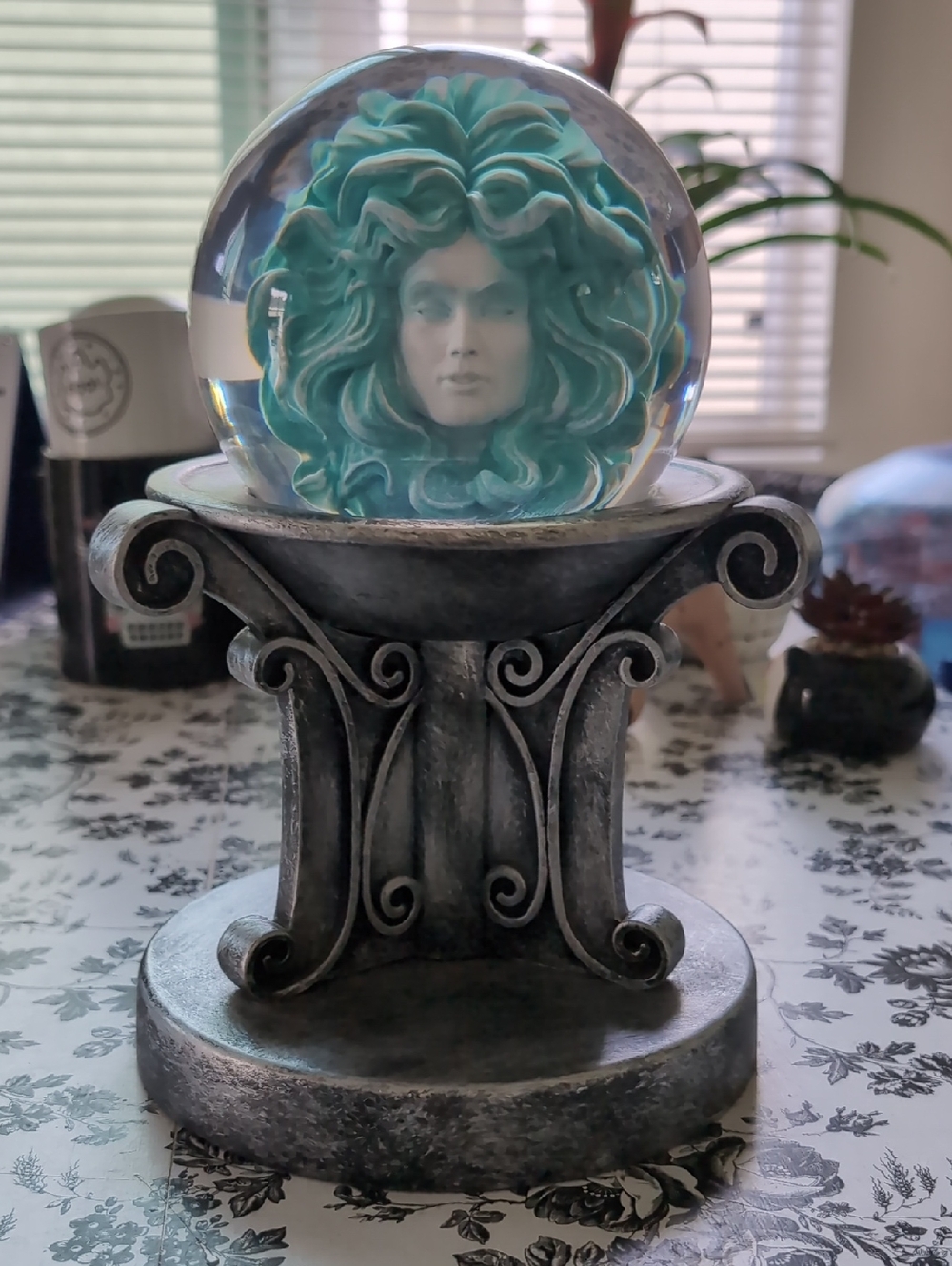 Disney HM Madam Leota Lamp